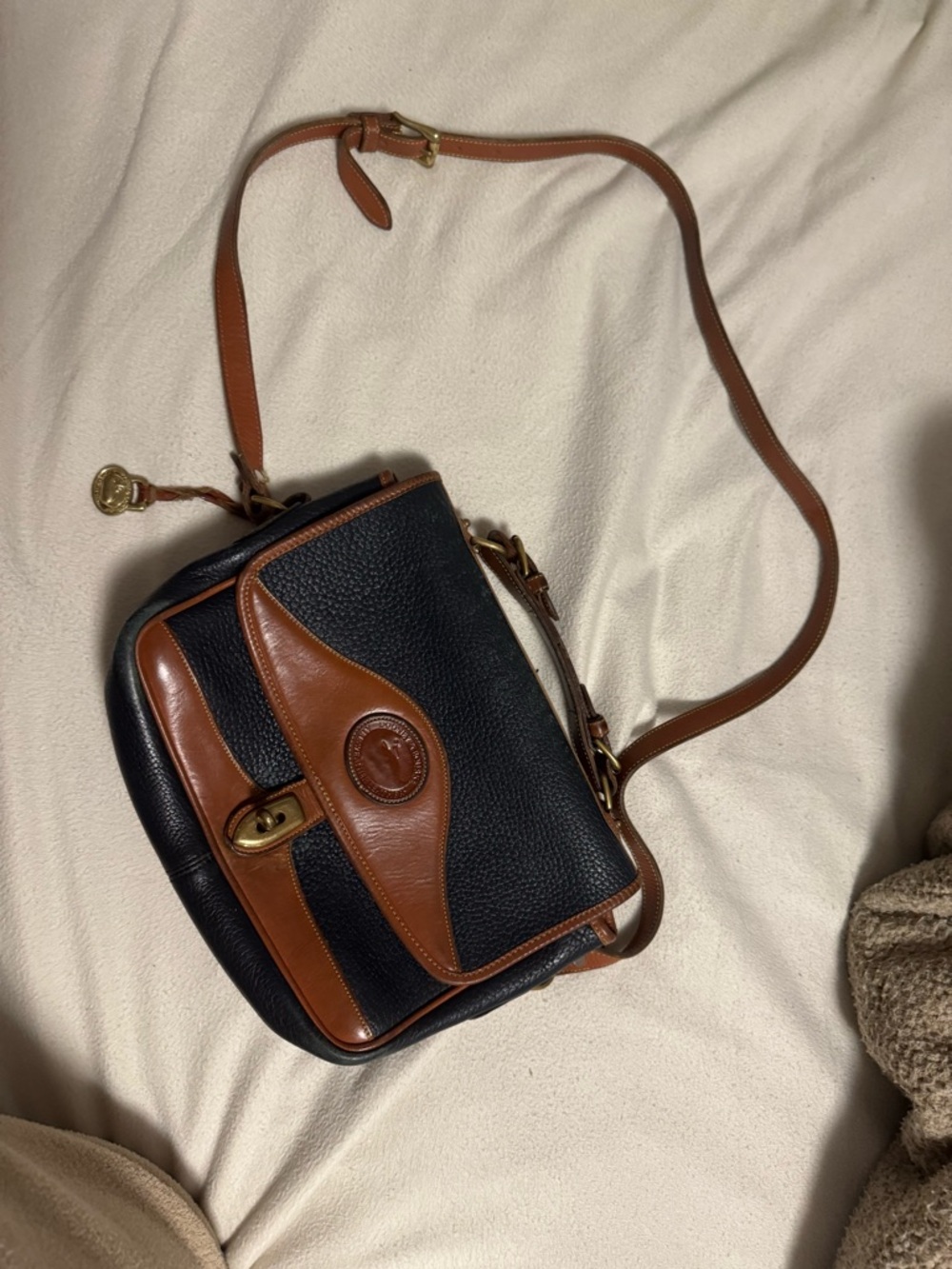 Vintage DOONEY & BOURKE Classic Two-Tone Black and Brown Leather Satchel - Picture 2 of 13